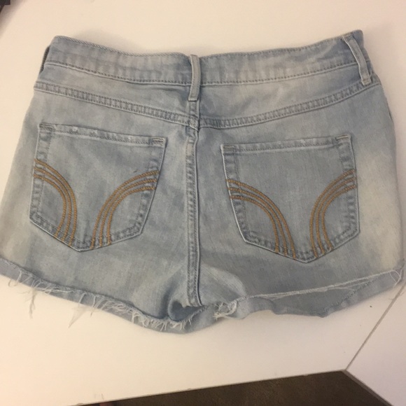 Hollister Frayed Jean Shorts - Picture 3 of 5